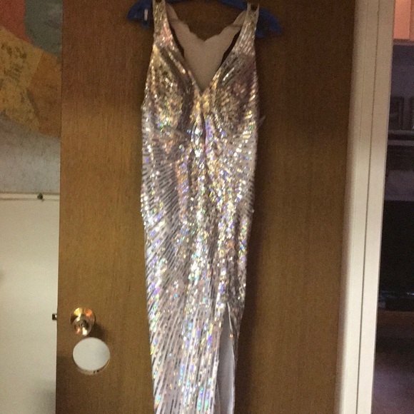Dresses & Skirts - Sequinned gown